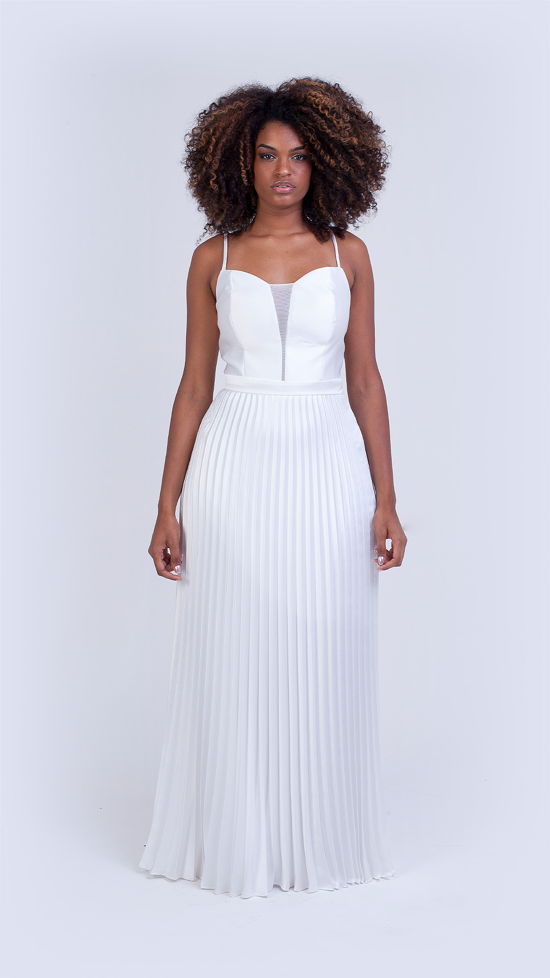 VESTIDO LONGO SAIA PLISSADA DE ALÇAS E CINTO