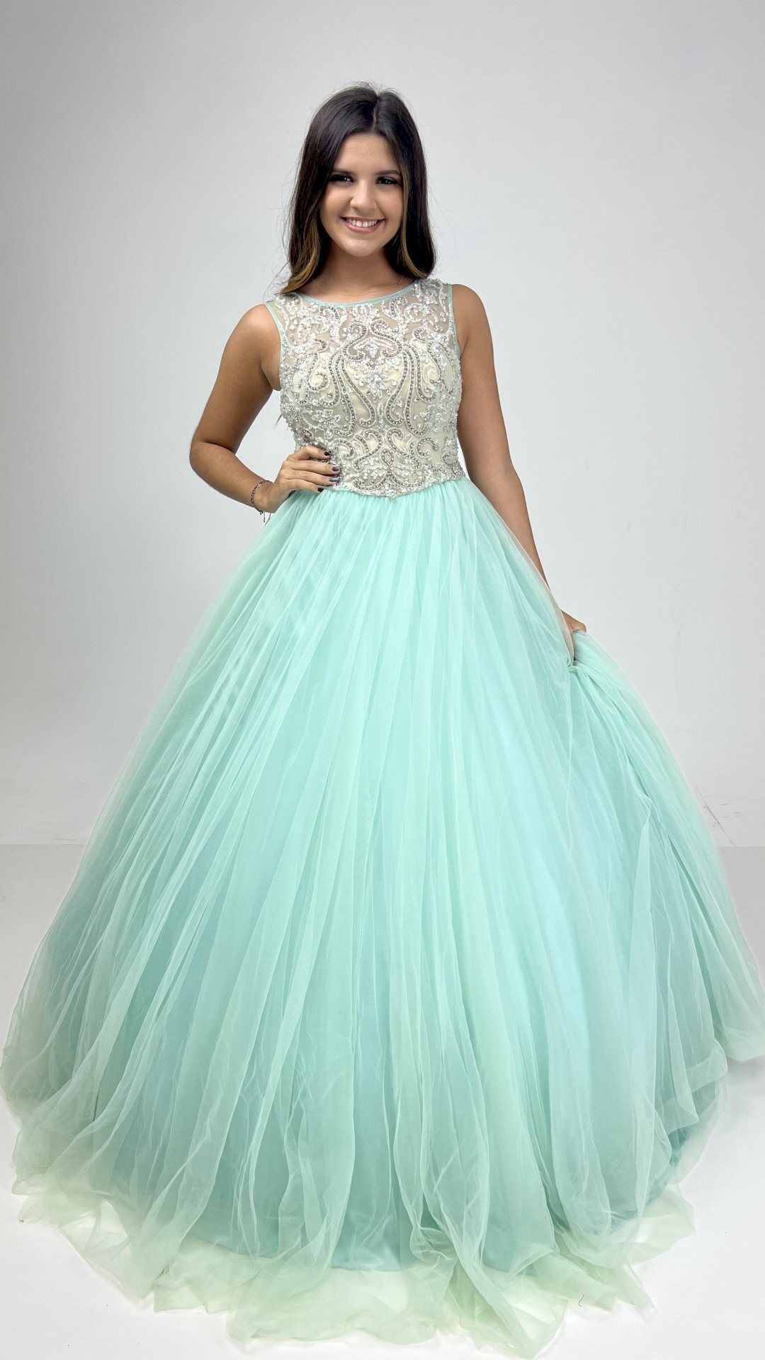 VESTIDO LONGO DEBUTANTE COM PEDRARIA