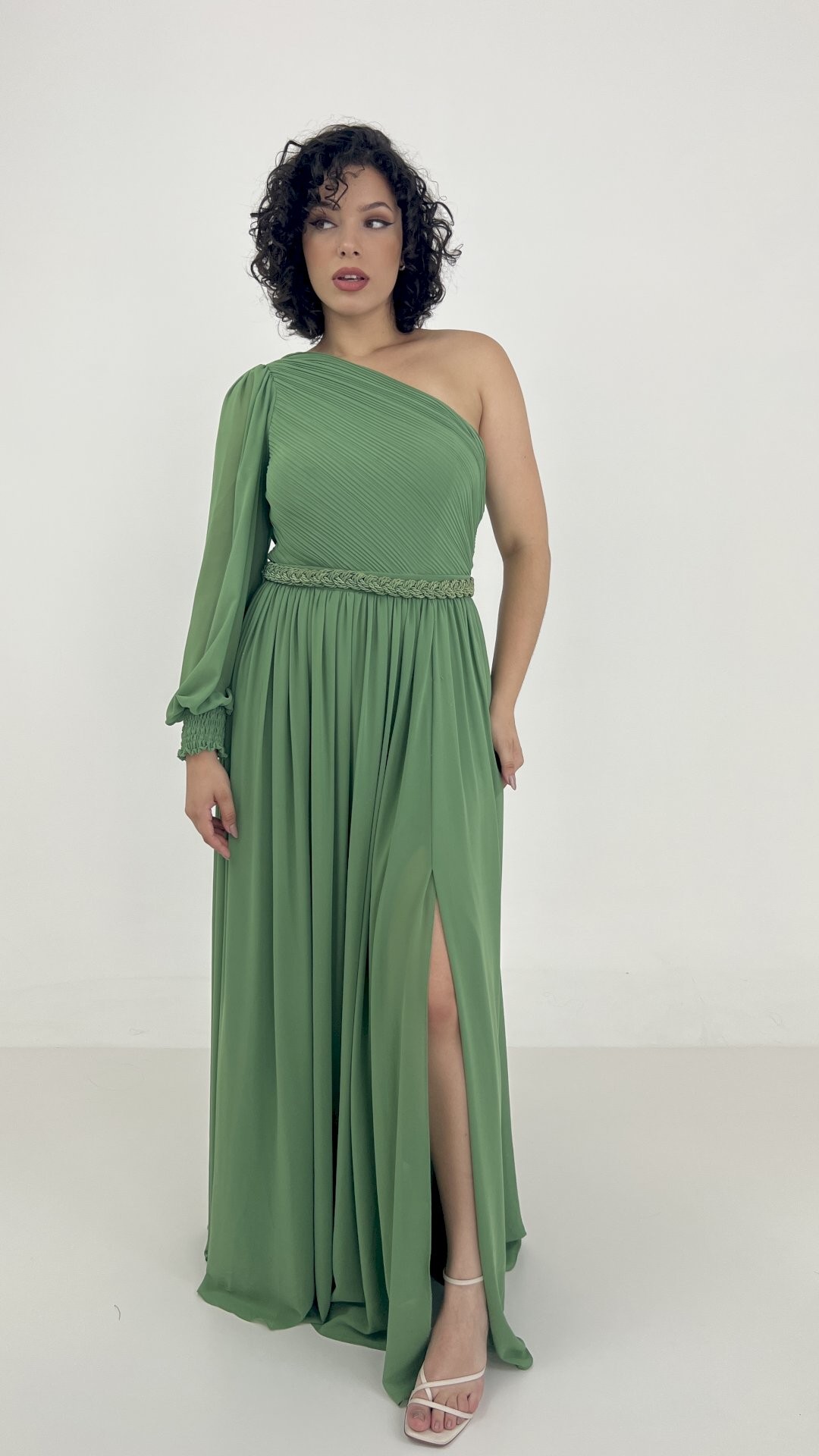 VESTIDO LONGO VOAL UMA MANGA CINTO DE TRANÇA