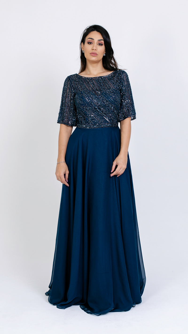 VESTIDO LONGO COM MANGA 3/4 E PEDRAS NO BUSTO