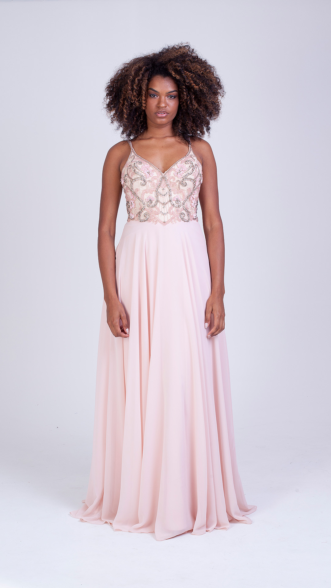 VESTIDO LONGO VOAL DE ALÇAS E PEDRAS NO BUSTO